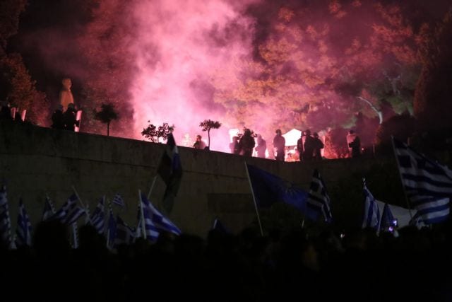 Δέκα συλλήψεις και 133 προσαγωγές στο Σύνταγμα – Νέο συλλαλητήριο σήμερα. 133 προσαγωγές και 10 συλλήψεις πραγματοποίησαν...