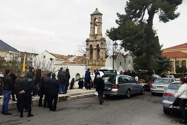 Τραγωδία στην Κρήτη: Θρήνος στις κηδείες των τεσσάρων θυμάτων . Βαθιά οδύνη και σπαραγμός στην Κρούστα Λασιθίου, όπου συγγενείς, φίλοι και συγχωριανοί ......