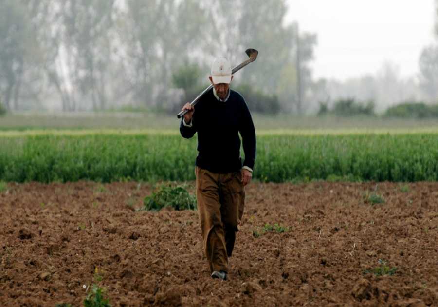 52 βουλευτές ζητούν τη συνταξιοδοτική στήριξη των αγροτών . Να λάβουν την επικουρική σύνταξη όσοι ασφαλισμένοι .....