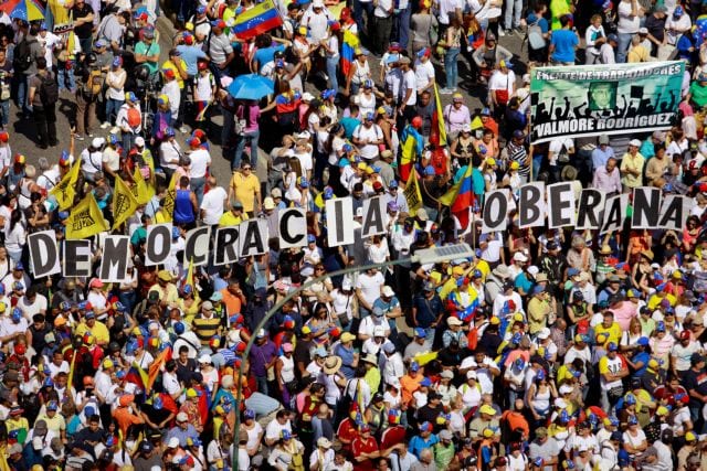 Βενεζουέλα: Πρόωρες εκλογές προτείνει ο Νικολά Μαδούρο . Πρόωρες εκλογές μέσα στο 2019 προανήγγειλε ο Νικολάς Μαδούρο στη Βενεζουέλα .....
