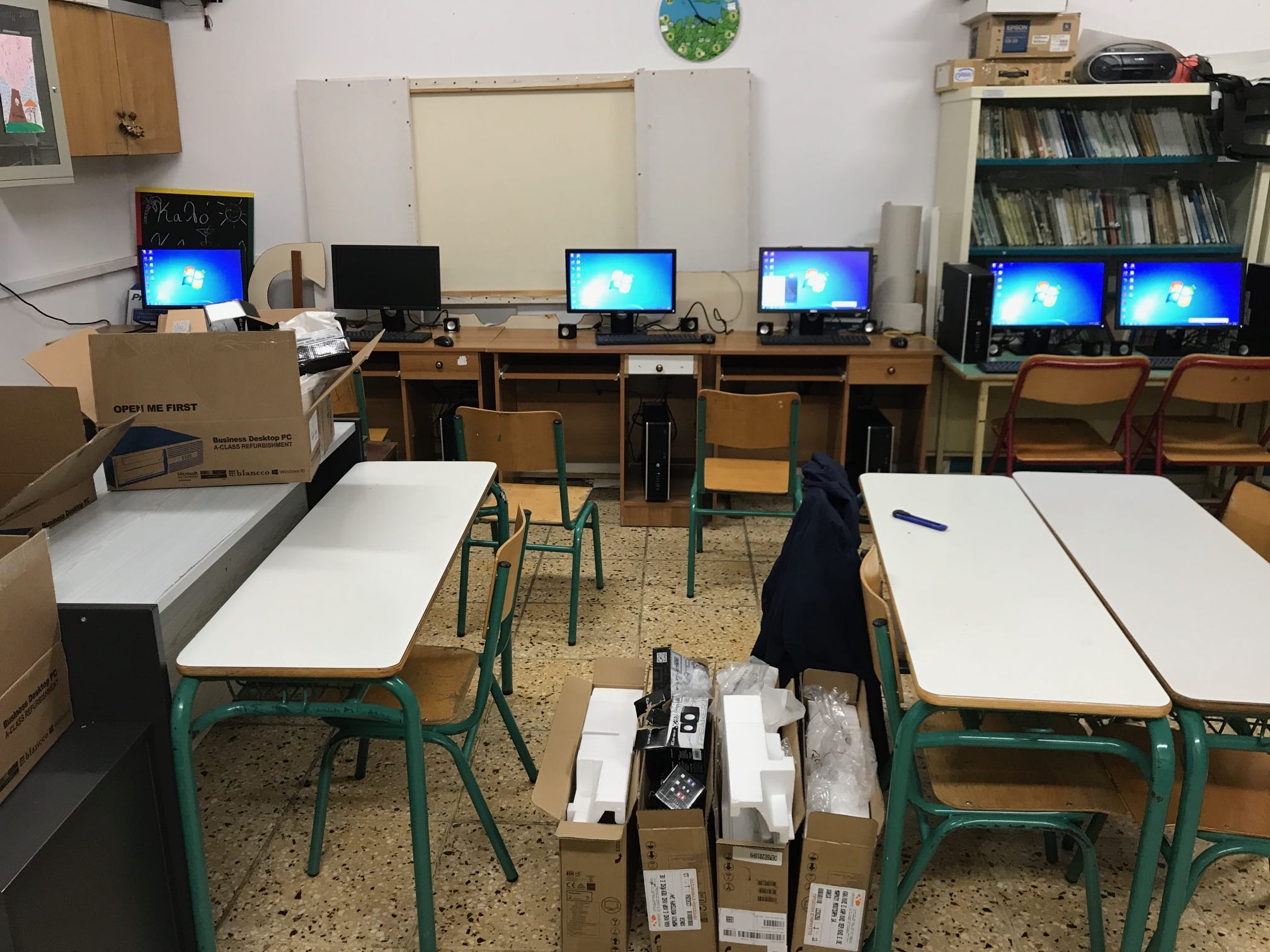 Η Οικογένεια Βαρδινογιάννη προσέφερε υπολογιστές σε σχολεία στα Σφακιά . Σε μία σημαντική προσφορά προς τους μαθητές των σχολείων του Δήμου Σφακίων ...