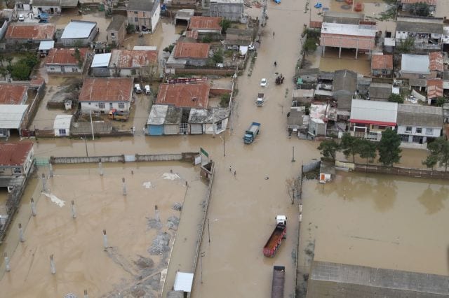 Φονικές πλημμύρες στο Ιράν – Πάνω από 40 νεκροί. Τουλάχιστον 43 άνθρωποι έχουν χάσει τη ζωή τους από τις άνευ προηγουμένου...