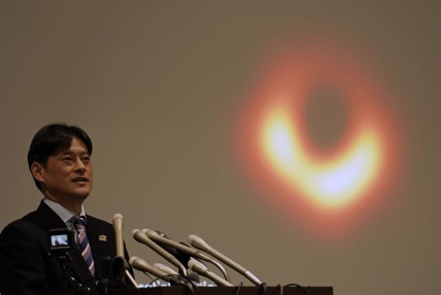 NASA: Οι επιστήμονες αποκάλυψαν «φωτογραφία» μιας Μαύρης Τρύπας. Τη «φωτογραφία» μιας μεγάλης Μαύρης Τρύπας που υπάρχει...