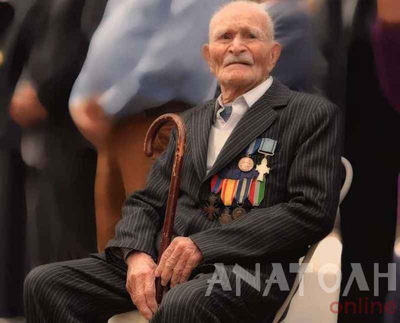 "Έφυγε" ο υπέργηρος ήρωας πολέμου Μανόλης Πεπονής. Σε ηλικία 109 ετών «έφυγε» από την ζωή ένας ήρωας πολέμου...