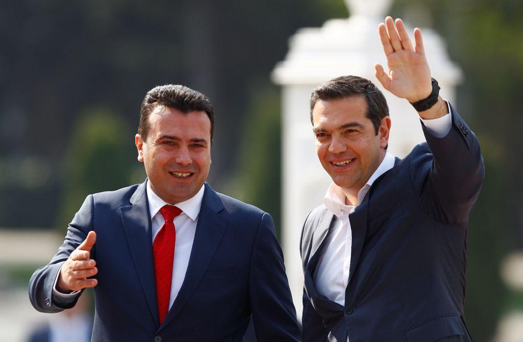 Έφτασε στα Σκόπια ο πρωθυπουργός – Σε εξέλιξη τετ α τετ με Ζάεφ. Σε εξέλιξη βρίσκεται συνάντηση του έλληνα πρωθυπουργού στα Σκόπια...