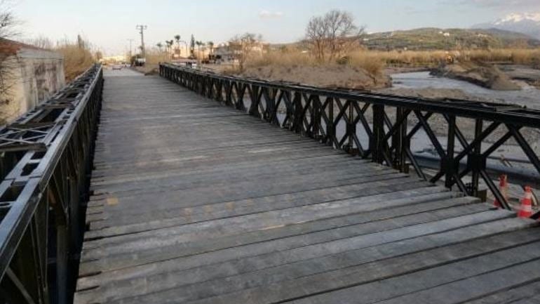 Χανιά: Κλειστή η γέφυρα του Πλατανιά της παλιάς εθνικής οδού. Κλειστή θα παραμείνει η γέφυρα του Πλατανιά προκειμένου να γίνουν...