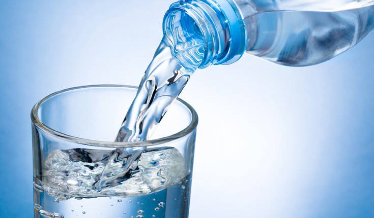 Νερό & Λεμόνι: Για ένα υγιεινό ξεκίνημα