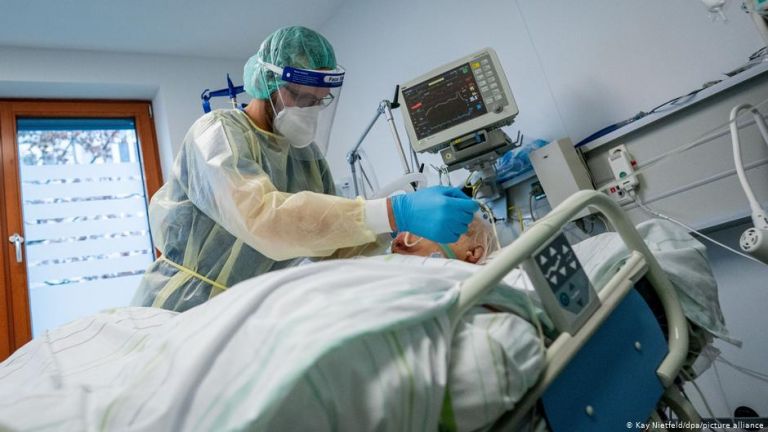 Δραματική προειδοποίηση Παγώνη : Θα ξεπεράσουν τους 1.000 ...