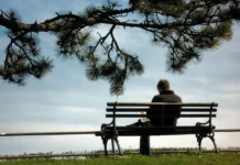 Γιατί δεν εμπιστευόμαστε τους ανθρώπους γύρω μας