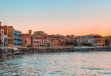 Σεζόν με εκπτώσεις και κρατήσεις τελευταίας στιγμής στην Κρήτη – Αύξηση αφίξεων, μείωση εσόδων