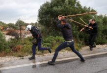 Σκληραίνουν τη στάση τους οι αγρότες: Πετροπόλεμος στο αεροδρόμιο Ηρακλείου – Βανδάλισαν όχημα της ΕΛ.ΑΣ. στα Χανιά