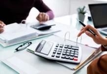 Τέλος η «ομηρία» από χρέη – Απαλλαγή από ποινικές διώξεις και διπλή ρύθμιση-ανάσα για χιλιάδες επαγγελματίες και νοικοκυριά