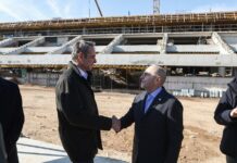 Οι αγρότες με σύνταξη 350 ευρώ στους δρόμους, ο Μητσοτάκης με 300 εκατ. δώρο στον Αλαφούζο