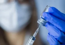 Ευρωπαϊκός Οργανισμός Φαρμάκων: Εγκρίθηκε το πρώτο συνδυαστικό εμβόλιο κατά γρίπης και COVID-19