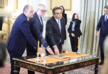 Ανασχηματισμός: Ορκίστηκαν Σχοινάς, Τουρνάς και Λαζαρίδης