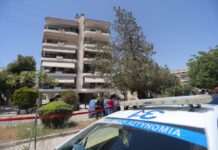 «Συγγνώμη, σας αγαπάμε πολύ»: Συγκλονίζει το σημείωμα που άφησαν οι 17χρονες πριν πέσουν στο κενό