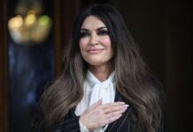 Στα Χανιά η Κίμπερλι Γκίλφοϊλ – Επίσκεψη στη Σούδα και επίσημο δείπνο με φορείς της Κρήτης