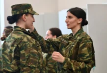 Ξεκίνησε σήμερα η εθελοντική στράτευση γυναικών: Παρουσιάστηκαν στη Λαμία