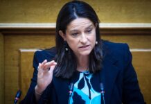 Κεραμέως: Τέλος στην περικοπή συντάξεων χηρείας μετά την τριετία