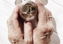 Στο τραπέζι η 13η σύνταξη αλλά στο ύψος της εθνικής