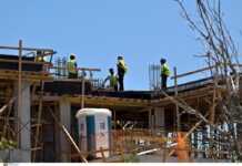 Καύσωνας: Τι ισχύει με τηλεργασία, ποιοι κλάδοι παύουν εργασίες – Όλα τα έκτακτα μέτρα