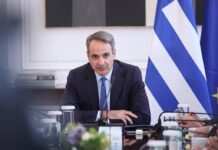 Μητσοτάκης για τους νεκρούς πυροσβέστες: Η σκέψη μας σε όσους δίνουν τη μάχη στα πύρινα μέτωπα
