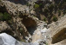Θρίλερ στα Λευκά Όρη: Ώρες αγωνίας για 68χρονο πεζοπόρο που αγνοείται στο φαράγγι της Ελυγιάς