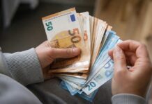 Ρύθμιση οφειλών σε 72 δόσεις: Οι προϋποθέσεις – Τι πρέπει να προσέξετε