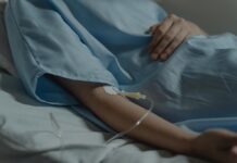 Πόσο και γιατί κινδυνεύουν οι έφηβοι από ανακοπή;