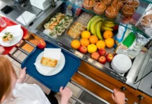 “Μαχαίρι” στα σχολικά κυλικεία: Τέρμα τα αλλαντικά και τα αναψυκτικά λέει ο ΕΟΔΥ με πρωτόκολλο για αλλεργίες στα παιδιά!
